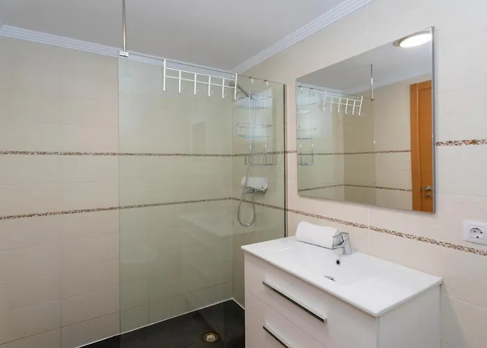 Brisas B2, 2 Dormitorios, Playa A 50m, By Bookindenia