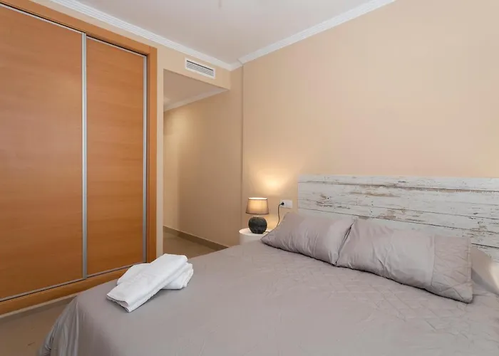 Apartamento Brisas B2, 2 Dormitorios, Playa A 50m, By Bookindenia *